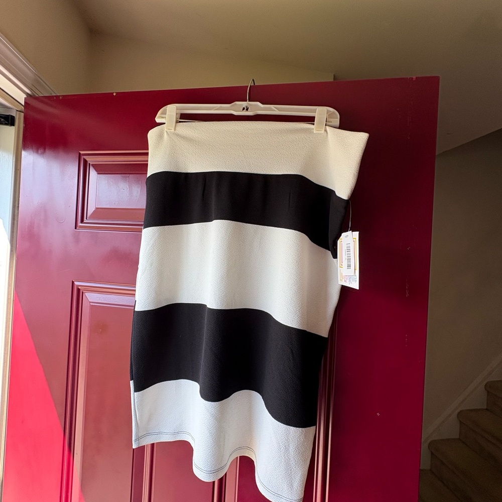 LuLaRoe Black and White Asymmetrical Pencil Skirt